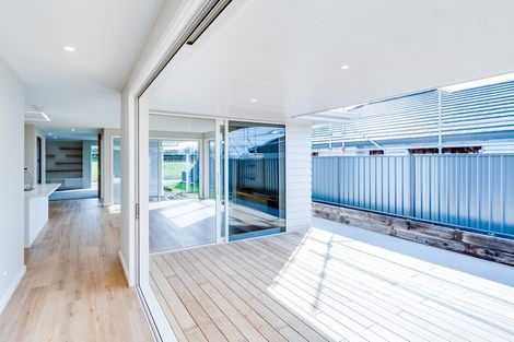 Photo of property in 4 Willowbrook Place, Titirangi, Auckland, 0604