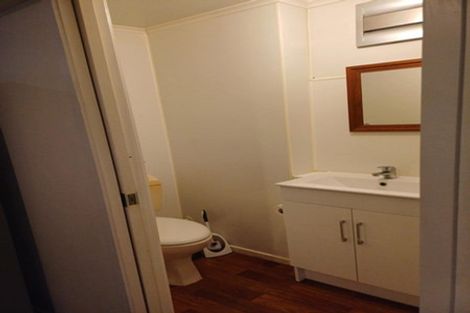 Photo of property in 13 Hatherlow Street, Glenfield, Auckland, 0629