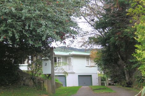 Photo of property in 2 Larsen Crescent, Tawa, Wellington, 5028
