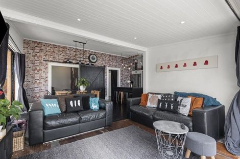 Photo of property in 11 Poole Street, Feilding, 4702