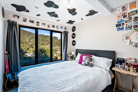 Photo of property in 13a Ferry Road, Days Bay, Lower Hutt, 5013