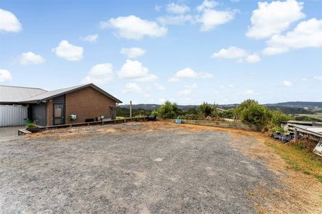 Photo of property in 175a Pinchgut Road, Kaukapakapa, 0873