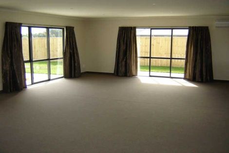Photo of property in 23 Gandalf Crescent, Paraparaumu, 5032
