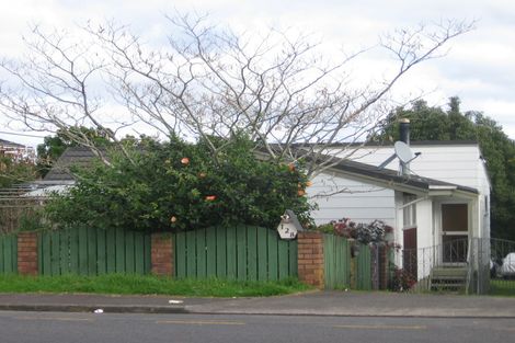 Photo of property in 128 Waimumu Road, Massey, Auckland, 0614