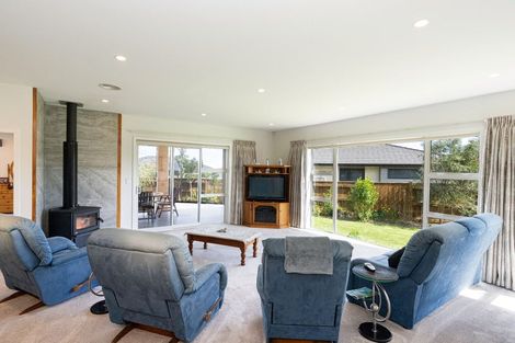 Photo of property in 28 Barry Curtis Place, Levin, 5510