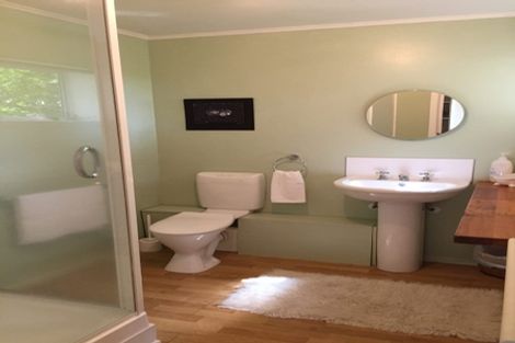 Photo of property in 5 Naera Place, Kawaha Point, Rotorua, 3010