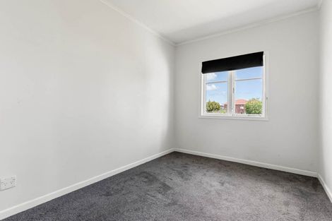 Photo of property in 74 Oakdale Road, Mount Roskill, Auckland, 1041