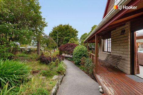 Photo of property in 16 Walton Park Avenue, Fairfield, Dunedin, 9018
