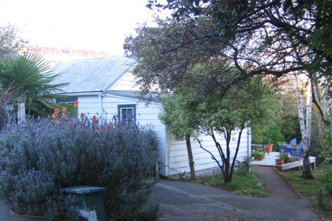 Photo of property in 1 Harvey Road, Bluff Hill, Napier, 4110