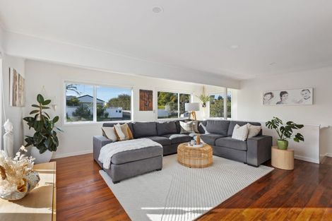 Photo of property in 41 Shakespear Road, Army Bay, Whangaparaoa, 0930