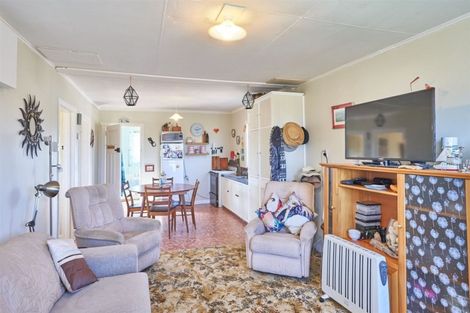 Photo of property in 2 Dawick Street, Foxton Beach, Foxton, 4815