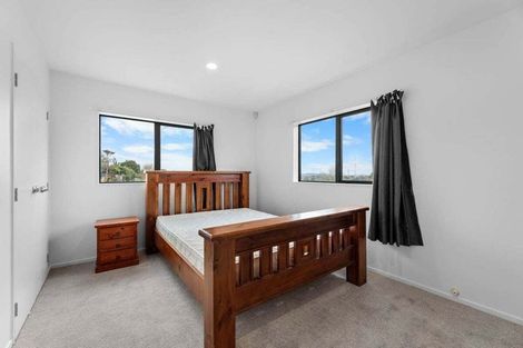 Photo of property in 27a Keegan Drive, Massey, Auckland, 0614