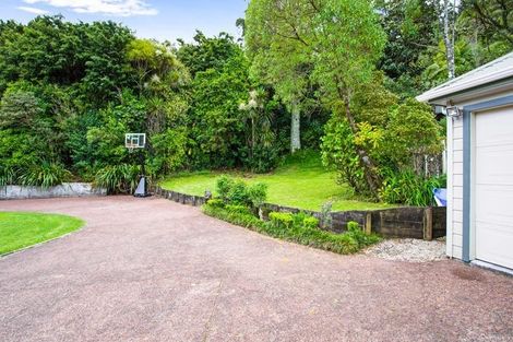Photo of property in 10 Tui Crescent, Waiatarua, Auckland, 0604