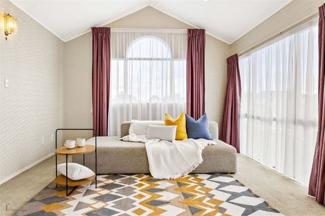 Photo of property in 10 Suncrest Drive, West Harbour, Auckland, 0618