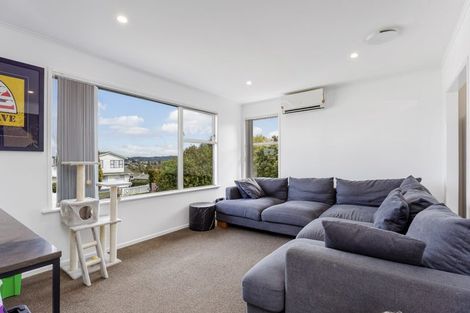 Photo of property in 9 Grimshaw Place, Henderson, Auckland, 0612