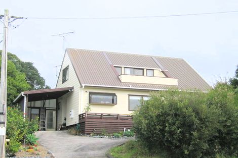 Photo of property in 1/40 Red Beach Road, Red Beach, 0932