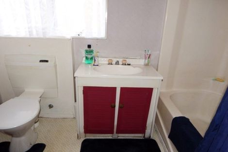 Photo of property in 32 Barton Street, Marton, 4710