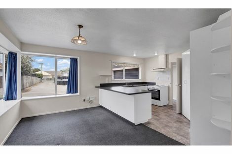 Photo of property in 2/86 Aorangi Road, Bryndwr, Christchurch, 8053