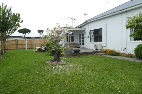 Photo of property in 28 Division Street, Riccarton, Christchurch, 8041