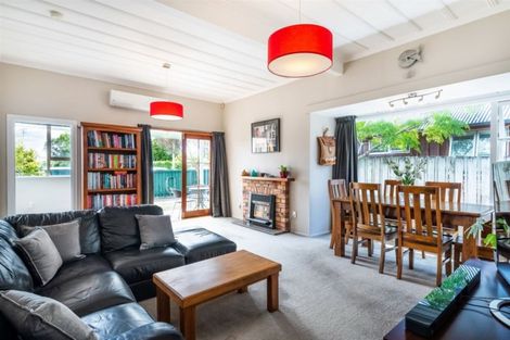 Photo of property in 17 Gladstone Road, Northcote, Auckland, 0627