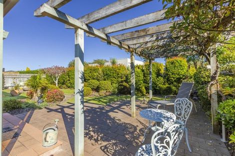 Photo of property in 2 Bucksburn Place, Greenmeadows, Napier, 4112