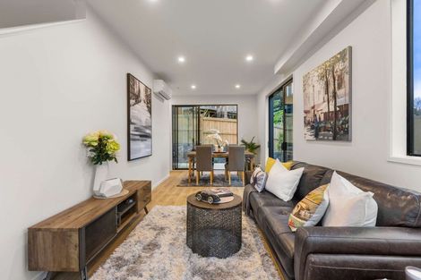 Photo of property in 4/14 Roland Hill, Glen Eden, Auckland, 0602