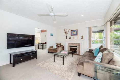 Photo of property in 47 Lantana Road, Green Bay, Auckland, 0604