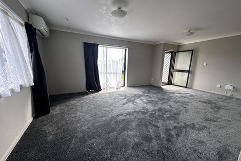 Photo of property in 2/6 Kennington Drive, Clendon Park, Auckland, 2103