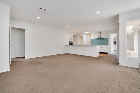 Photo of property in 10 Admiral Crescent, Flagstaff, Hamilton, 3210