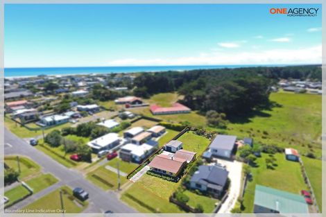 Photo of property in 9 Dewe Terrace, Foxton Beach, Foxton, 4815