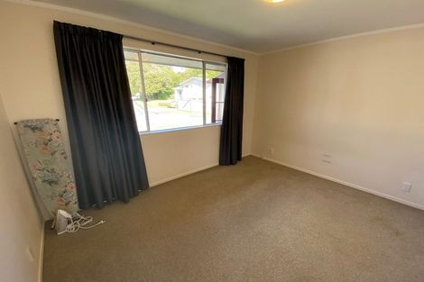 Photo of property in 54 Churton Drive, Churton Park, Wellington, 6037