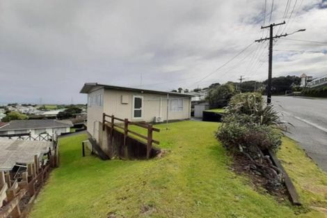 Photo of property in 11 Scott Street, Moturoa, New Plymouth, 4310