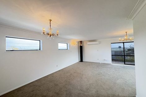 Photo of property in 2/90 Royal View Road, Te Atatu South, Auckland, 0610
