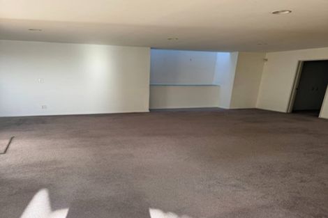 Photo of property in 2/7 Calypso Place, Rothesay Bay, Auckland, 0630