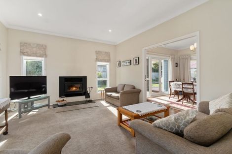 Photo of property in 2 Dixon Street, Carterton, 5713