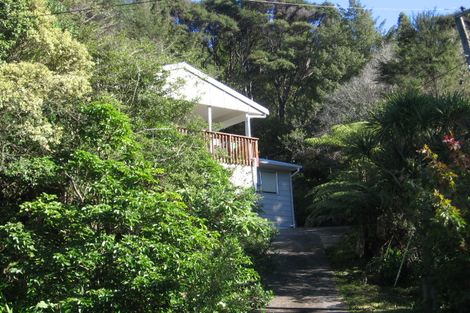 Photo of property in 127 Laingholm Drive, Laingholm, Auckland, 0604