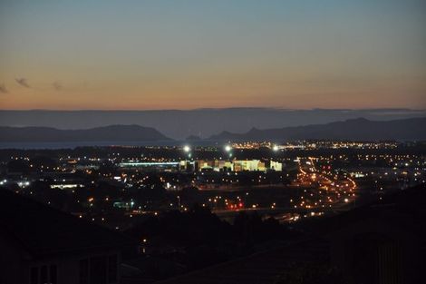 Photo of property in 14 Ribbonwood Crescent, Goodwood Heights, Auckland, 2105
