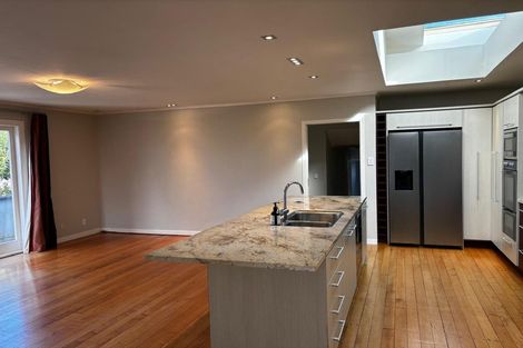 Photo of property in 28a Old Lake Road, Narrow Neck, Auckland, 0624