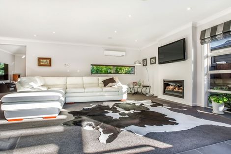 Photo of property in 17 Hinau Street, New Lynn, Auckland, 0600