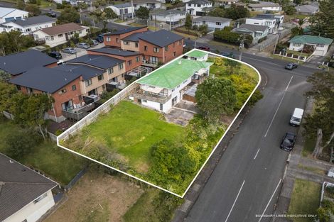 Photo of property in 84 Awaroa Road, Sunnyvale, Auckland, 0612