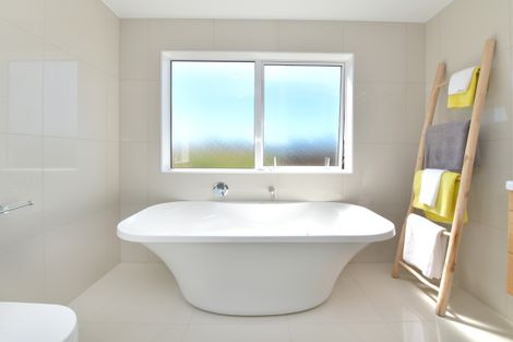 Photo of property in 12 Seaview Crescent, Hatfields Beach, Orewa, 0931