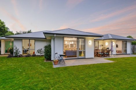 Photo of property in 15 Armour Place, Halswell, Christchurch, 8025