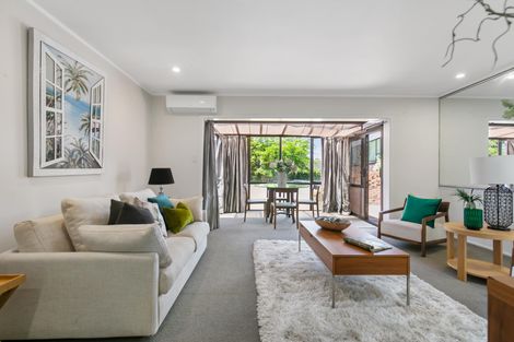 Photo of property in 2/83 Uxbridge Road, Cockle Bay, Auckland, 2014