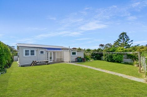 Photo of property in 5 Tarawera Road, Johnsonville, Wellington, 6037