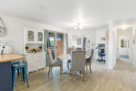 Photo of property in 58 Rivervale Grove, Stanmore Bay, Whangaparaoa, 0932