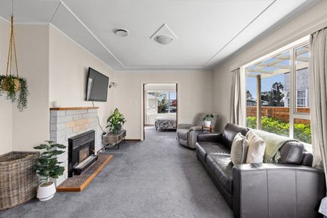 Photo of property in 8 Barton Avenue, Marewa, Napier, 4110