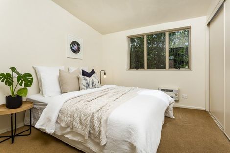 Photo of property in 2/34 Waipuia Place, Greenhithe, Auckland, 0632