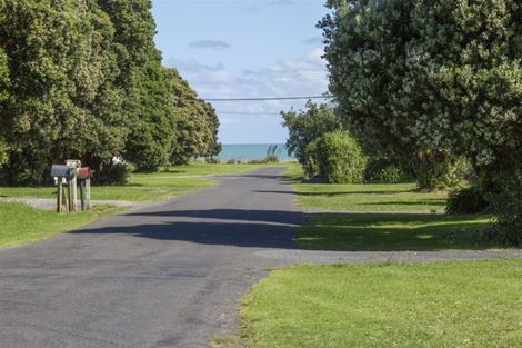 Photo of property in 10 Ohawe Terrace, Ohawe, Hawera, 4671