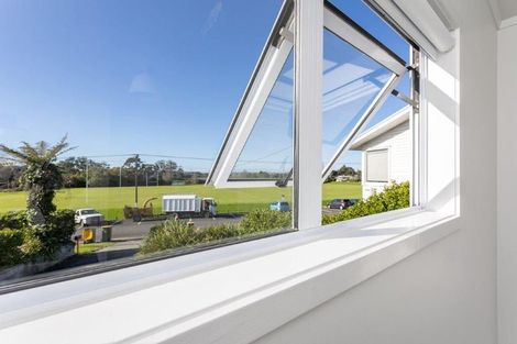 Photo of property in 126 Archibald Road, Kelston, Auckland, 0602