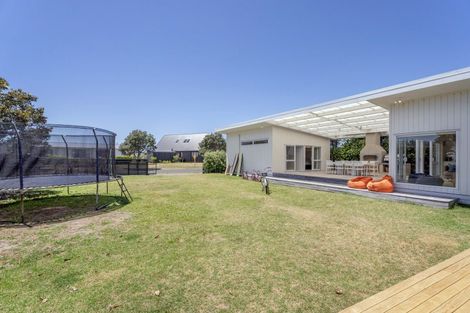 Photo of property in 134 Harbour Drive, Matarangi, Whitianga, 3592